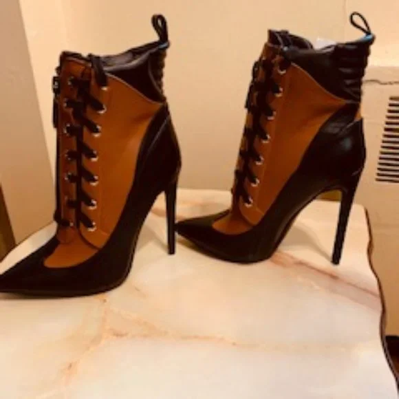 AZALEA WANG Inherit The Crown Lace Up Boots - Picture 2 of 13